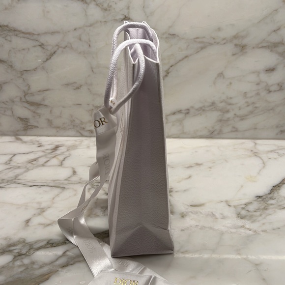 Dior Shopping Bag & Ribbon - Picture 5 of 8
